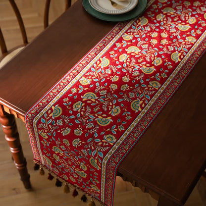 Chemin de table à motif jacquard de branches vintage et à pompons - image 2