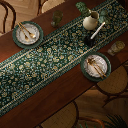 Chemin de table à motif jacquard de branches vintage et à pompons - image 6