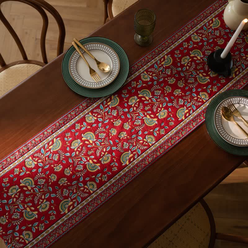 Chemin de table à motif jacquard de branches vintage et à pompons - image 3