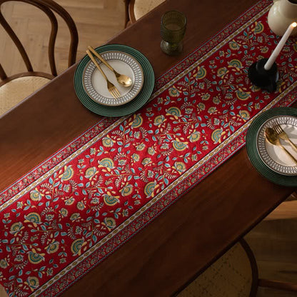Chemin de table à motif jacquard de branches vintage et à pompons - image 3