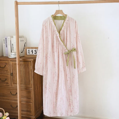 Chemise de nuit kimono en gaze de coton à petits motifs floraux - image 1