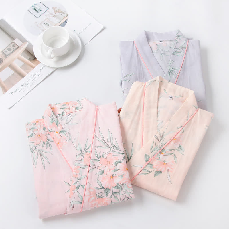 Peignoir de style kimono en gaze de coton rose à motif floral - image 1