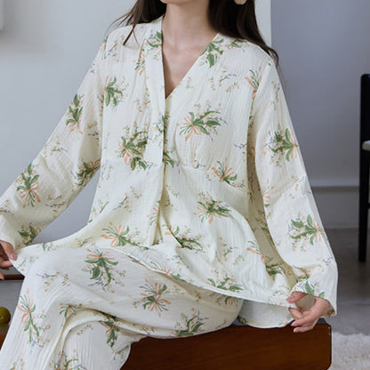 Ensemble pyjama en gaze de coton avec un bouquet de fleurs - image 4