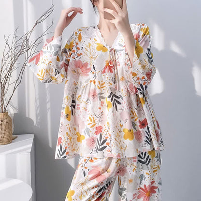 Ensemble pyjama orné de dentelle à motifs floraux et de feuilles - image 1