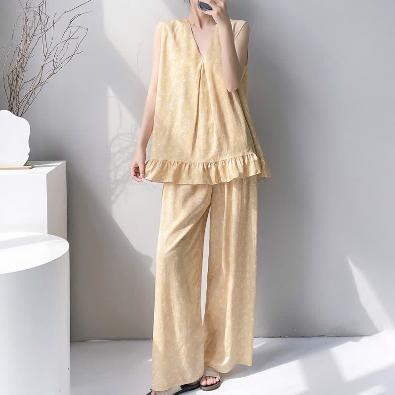 Pyjama jaune à motifs floraux - image 1