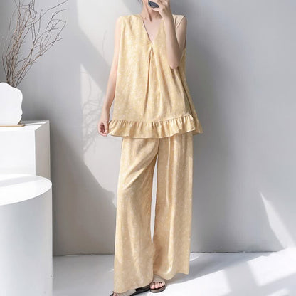 Pyjama jaune à motifs floraux - image 1