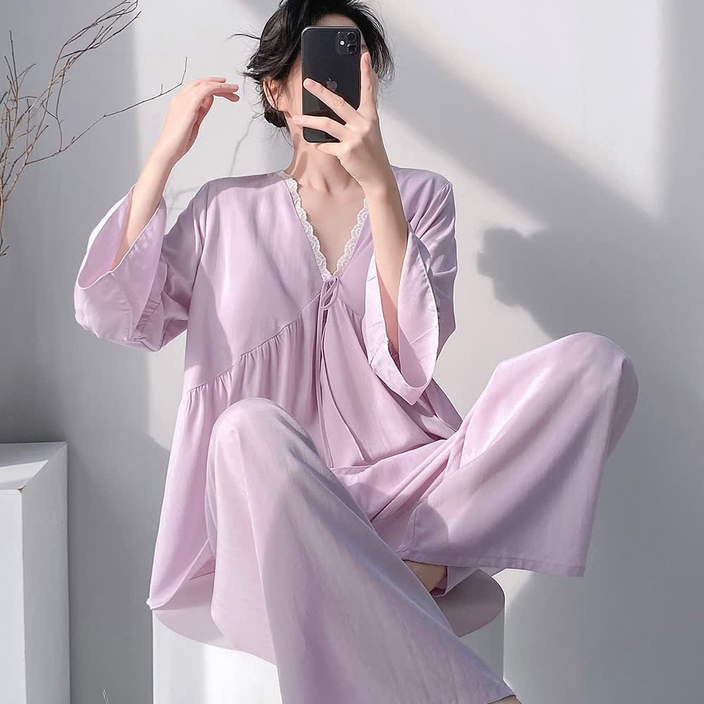 Ensemble pyjama à col en V et bordure en dentelle - image 1