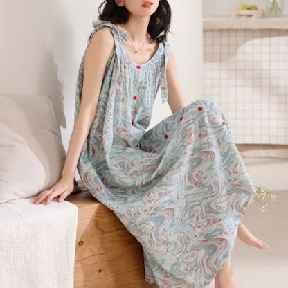 Chemise de nuit bleue à bretelles fines et à motifs de vagues artistiques - image 5