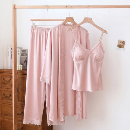 Ensemble de détente élégant avec bordure en dentelle soyeuse (3 pièces) - Rose - XL - image 0