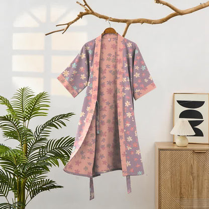 Peignoir de style kimono en gaze de coton violette à motif floral - image 1