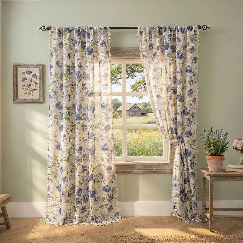 Rideau bleu à motifs floraux et à pompons - 132 cm x 241 cm - image 0