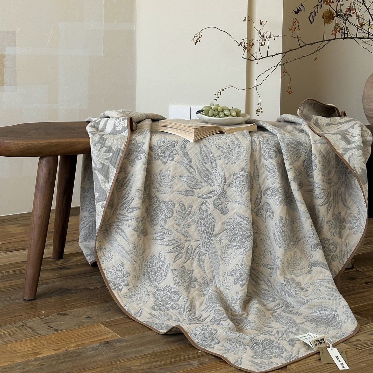Couette en mousseline de soie élégante et rustique grise à motif floral Ownkoti - image 2