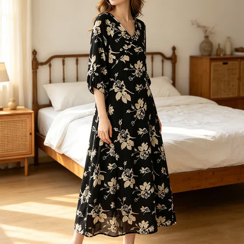 Robe d'intérieur élégante à motif floral et col en V - image 2