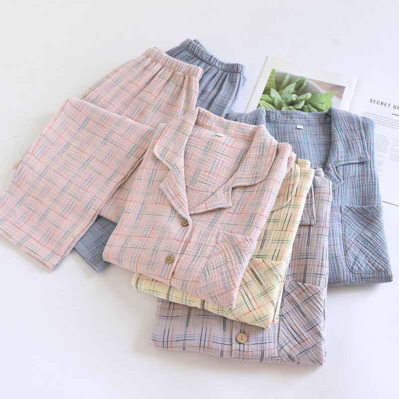 Pyjamas en coton colorés, à rayures et à carreaux - image 1