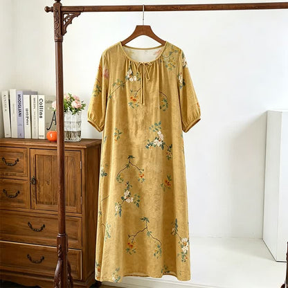 Robe d'intérieur vintage à motifs floraux et de branches - image 1