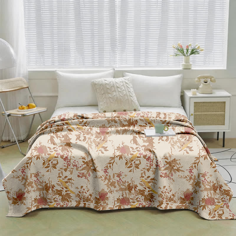 Couette en gaze de coton à motif botanique floral, oiseaux et feuilles d'Ownkoti - image 1