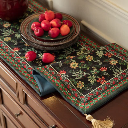 Chemin de table à motif floral et de pompons de style vintage - image 3