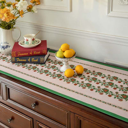 Chemin de table élégant à motif floral et bordure à pompons - image 2