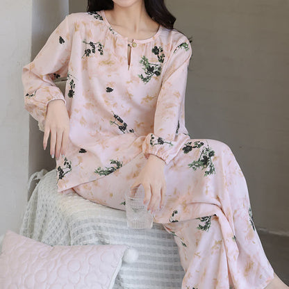 Pyjama femme à manches longues avec un motif floral rustique - image 1