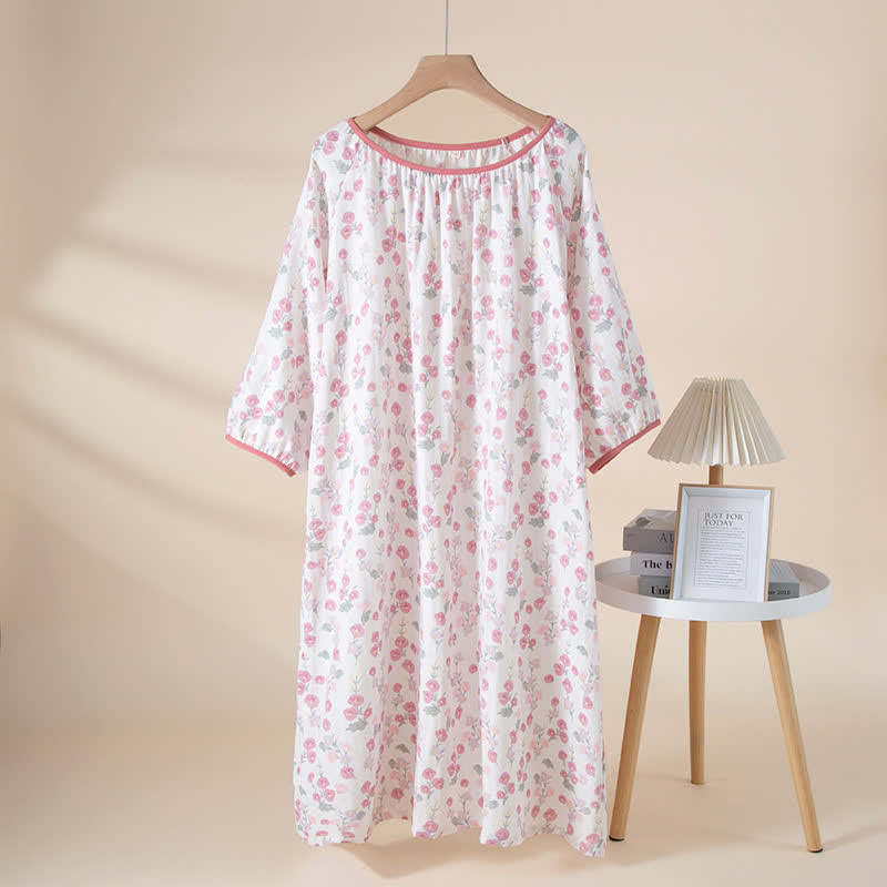 Chemise de nuit en coton rose poudré à motifs floraux - image 1