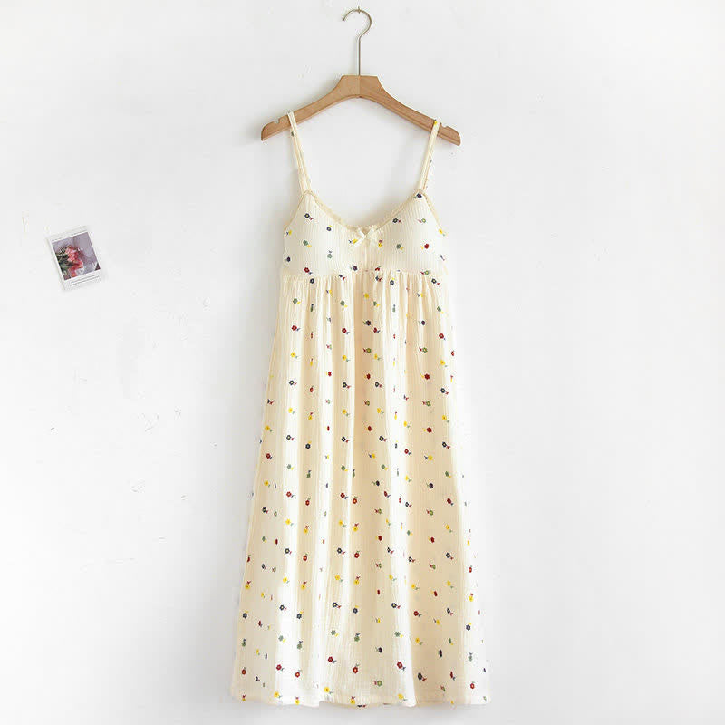 Robe d'intérieur romantique à motif floral délicat - image 1