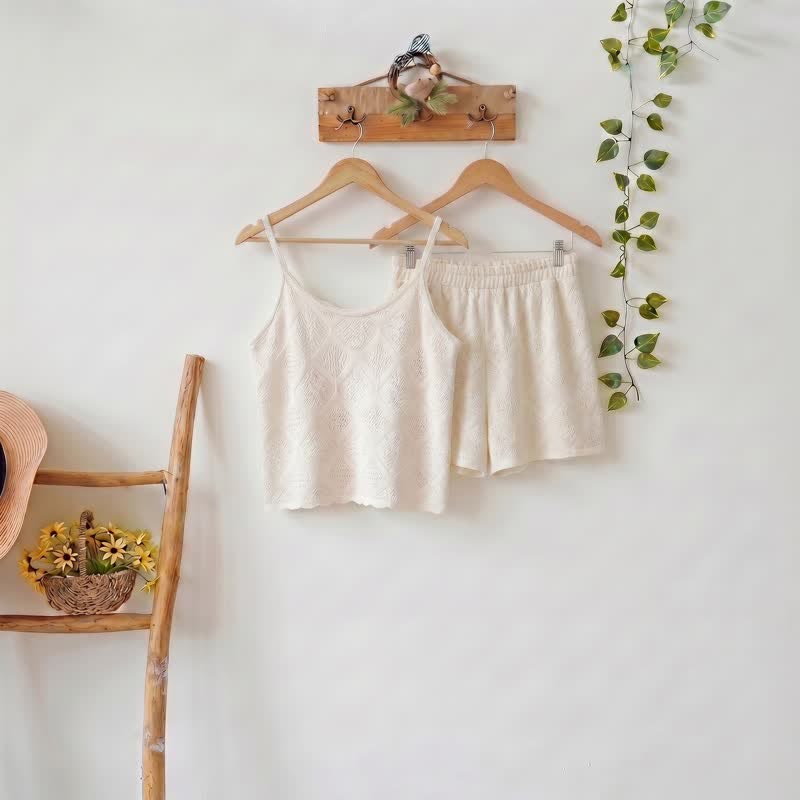 Ensemble pyjama short et débardeur beige jacquard - image 2