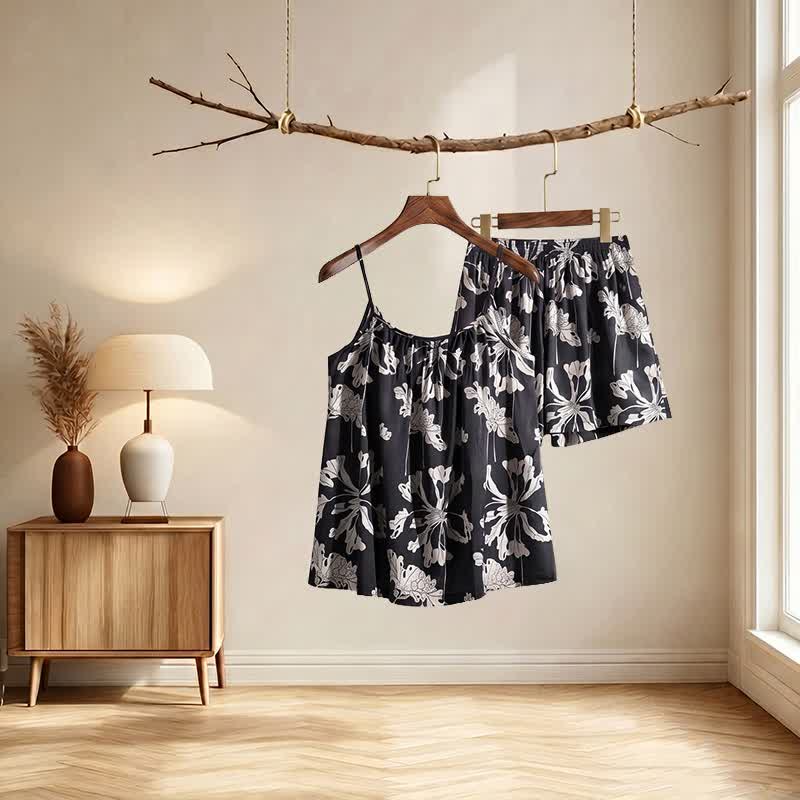 Ensemble pyjama noir avec short à bretelles fines à fleurs - image 3