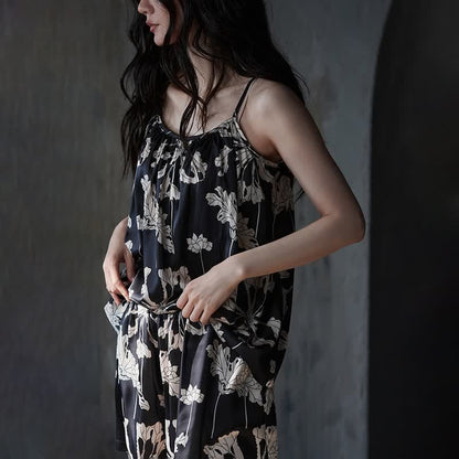 Ensemble pyjama noir avec short à bretelles fines à fleurs - image 5
