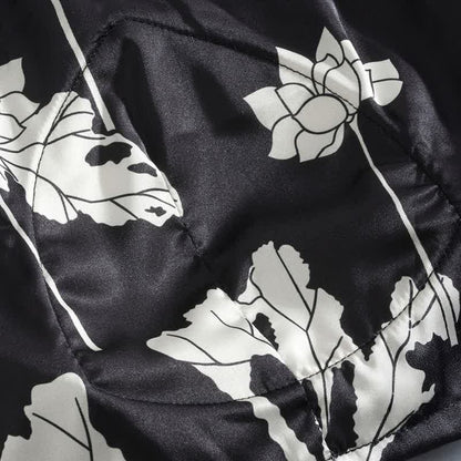 Ensemble pyjama noir avec short à bretelles fines à fleurs - image 12