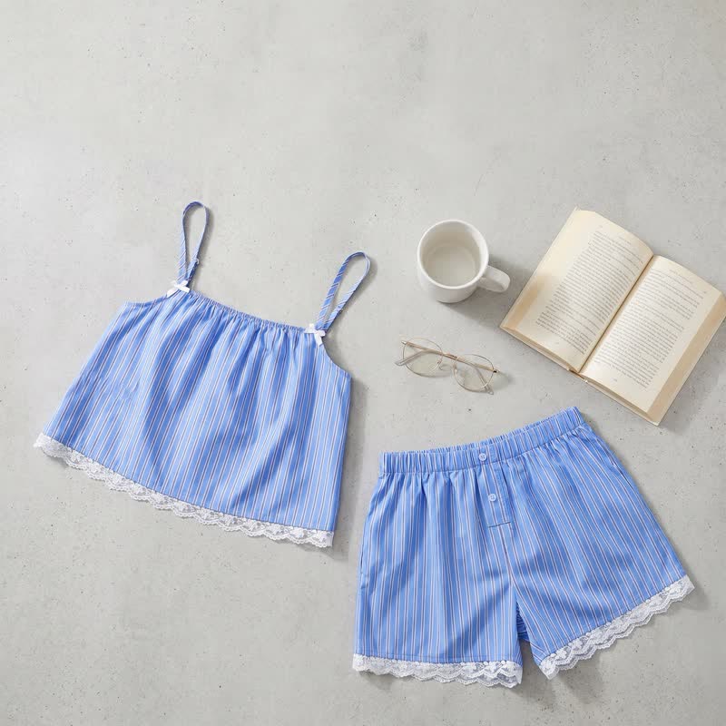 Ensemble de détente Ownkoti : débardeur et short en coton à rayures bleues et dentelle. - image 1