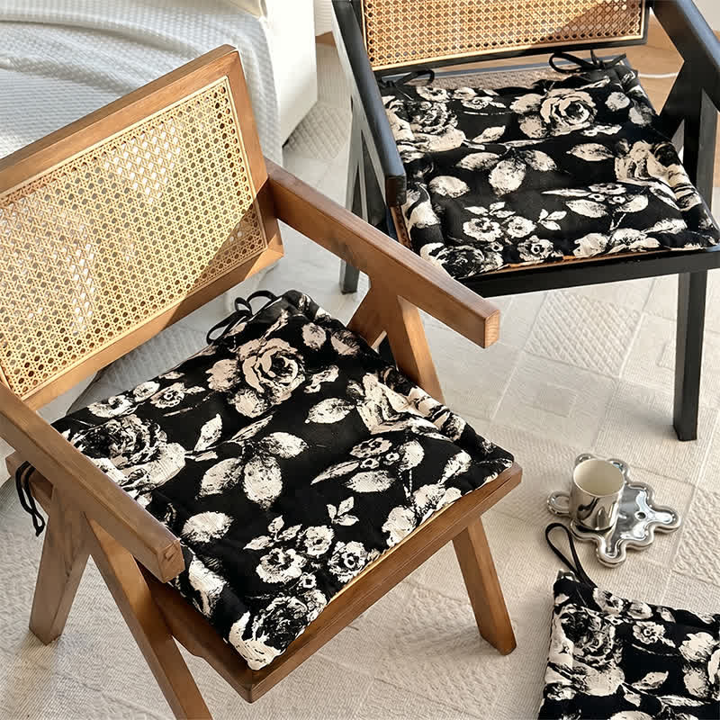 Coussin de chaise Ownkoti en chenille à motif floral vintage noir et blanc - image 1