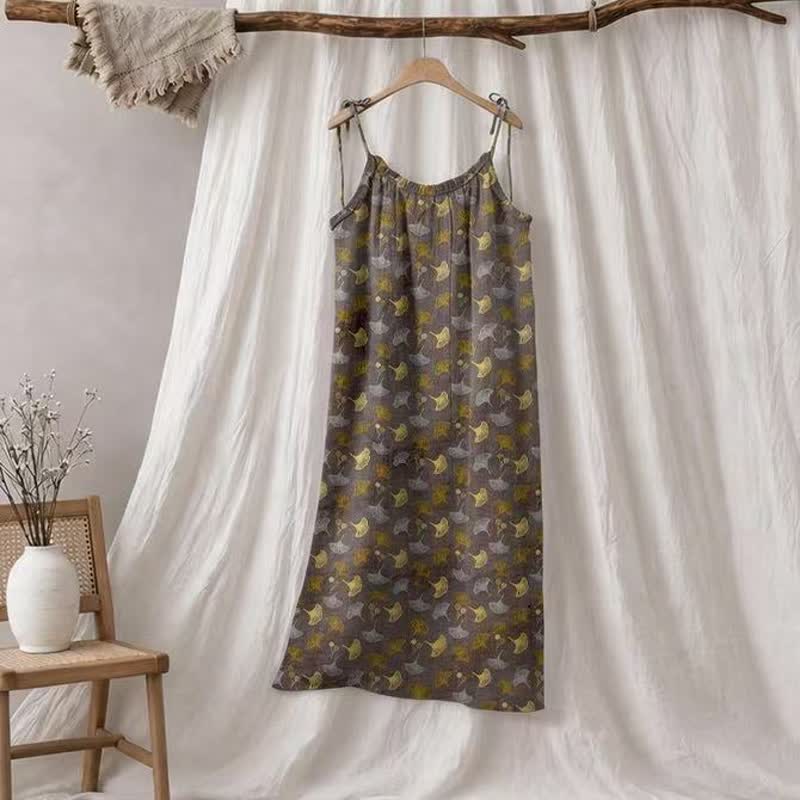Robe d'intérieur à bretelles nouées et imprimé floral Ginkgo d'Ownkoti - Brun et jaune - XL - image 5