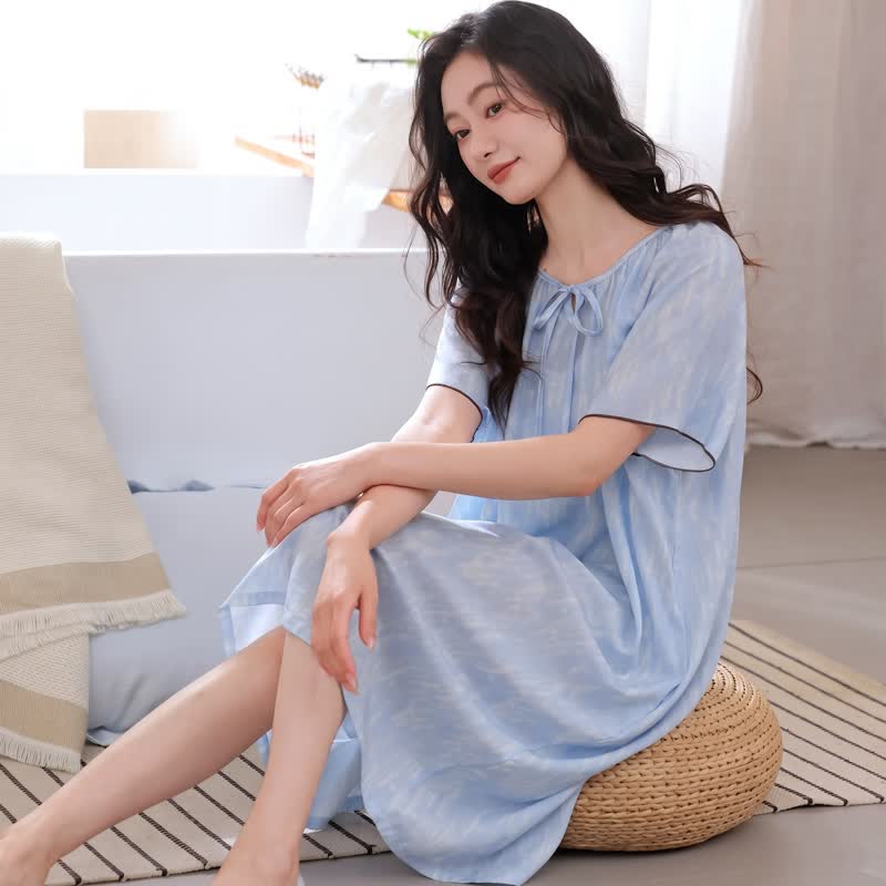 Robe d'intérieur Ownkoti bleu aéré en lyocell à col noué - image 1