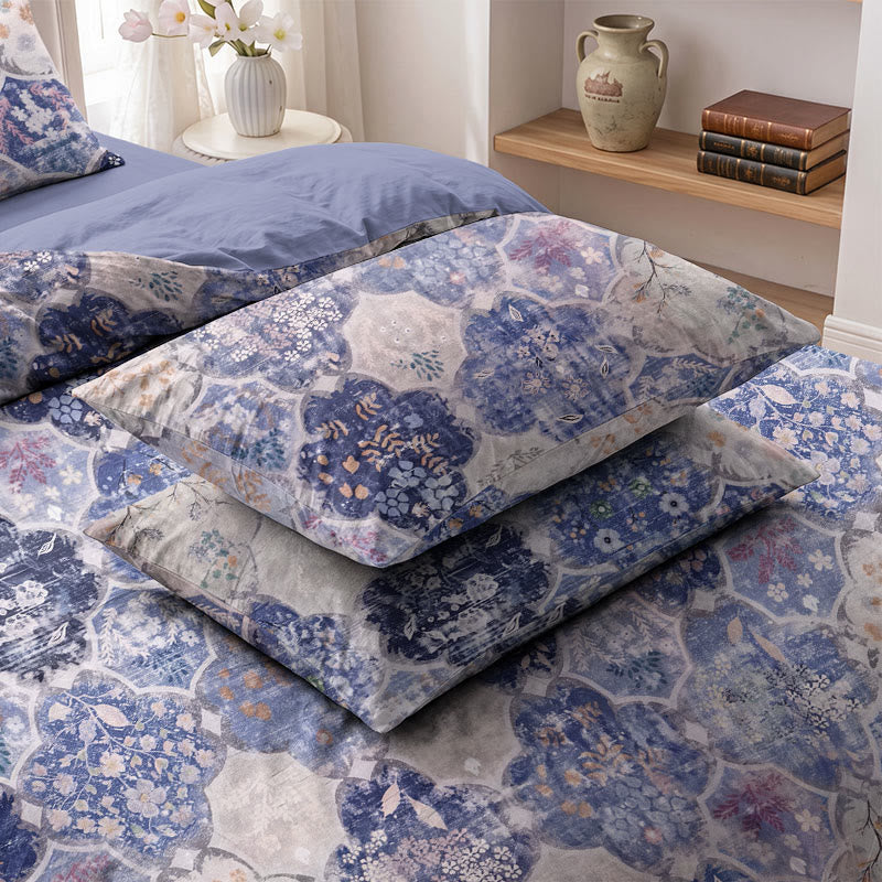 Parure de lit en gaze de coton à motif floral mosaïque bleue Ownkoti - Bleu et violet - 2 taies d'oreiller - 20" x 37" (52 cm x 93 cm) - image 4