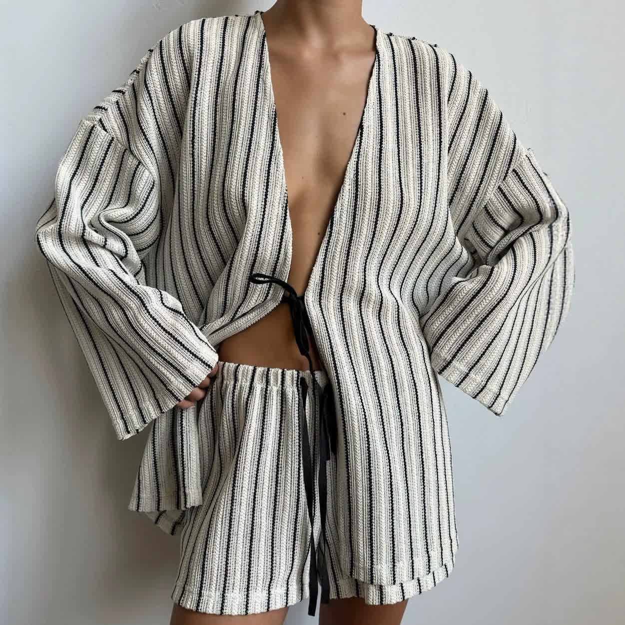Ensemble de vêtements d'intérieur de villégiature en coton rayé facile à porter - image 1