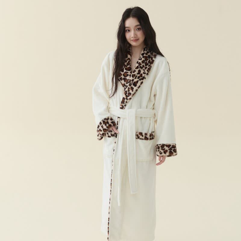Peignoir long et moelleux à imprimé léopard - Blanc - XL - image 1