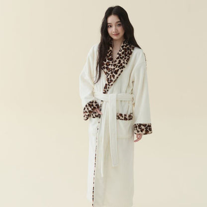 Peignoir long et moelleux à imprimé léopard - Blanc - XL - image 1