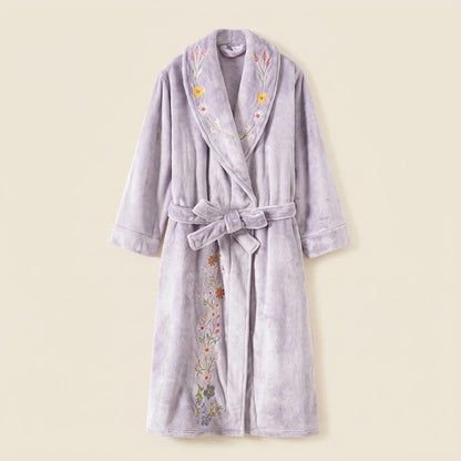 Peignoir long à broderies florales et col châle - image 8