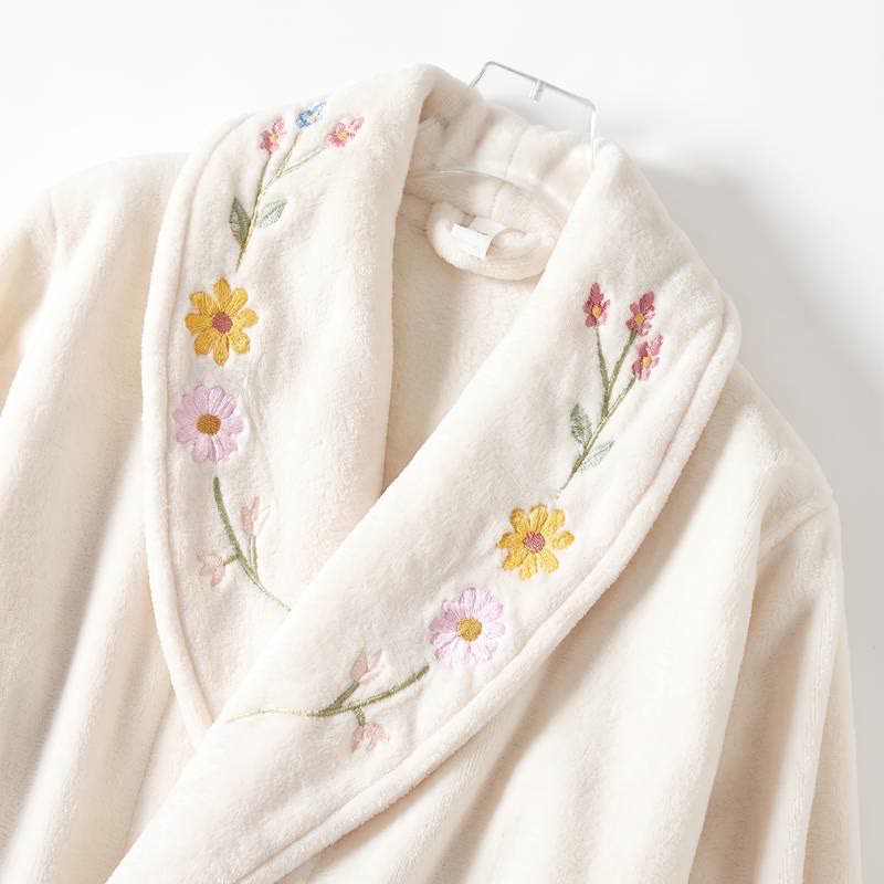 Peignoir long à broderies florales et col châle - image 4
