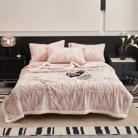 Couverture en polaire sherpa rose à motif tulipe en relief Ownkoti - Couverture - 79" x 91" - image 0