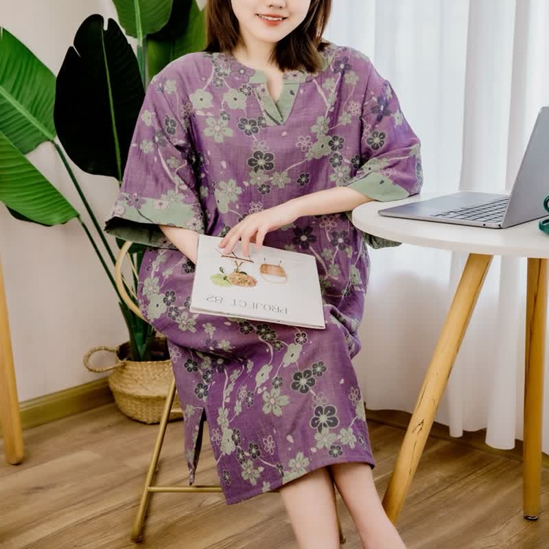 Chemise de nuit en coton doux avec col en V et fleur de prunier