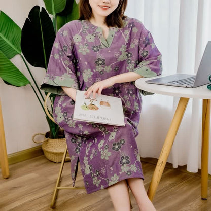 Chemise de nuit en coton doux avec col en V et fleur de prunier