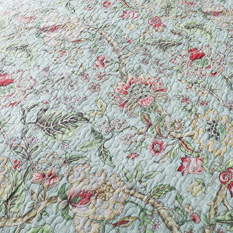 Couette florale vintage avec taies d'oreiller