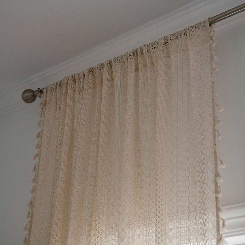 Rideau en coton beige à pompons creux