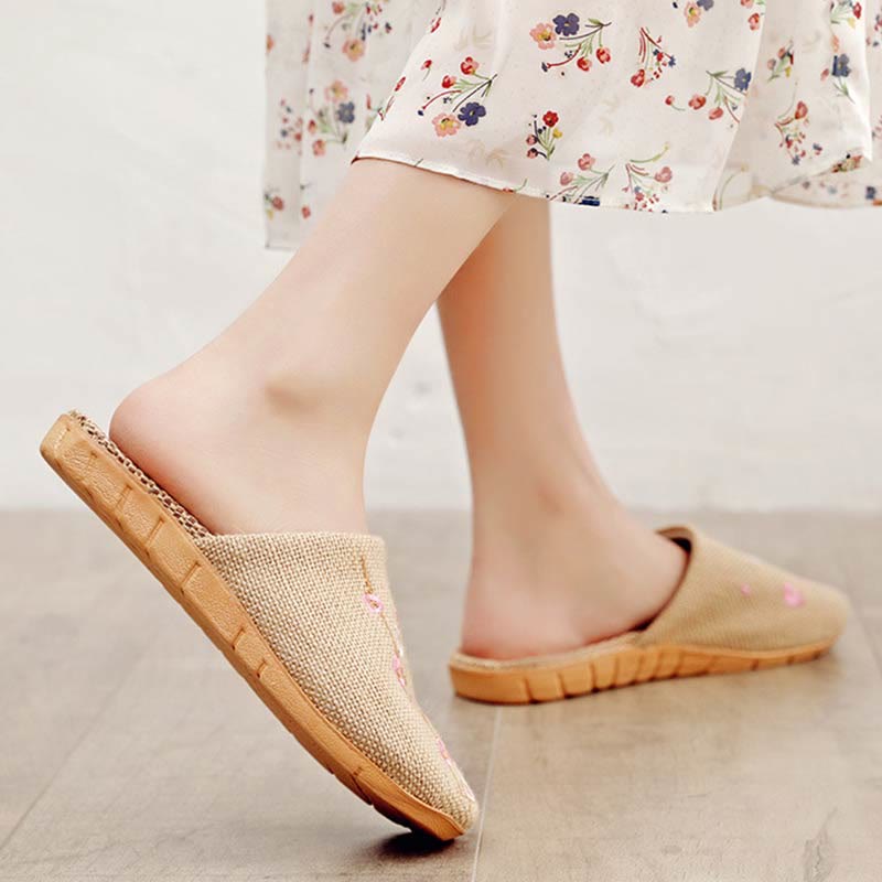Chaussons confortables en lin brodés Plum Bossom