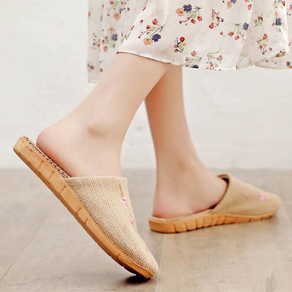 Chaussons confortables en lin brodés Plum Bossom