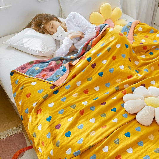 Couette réversible en gaze de coton avec des cœurs colorés