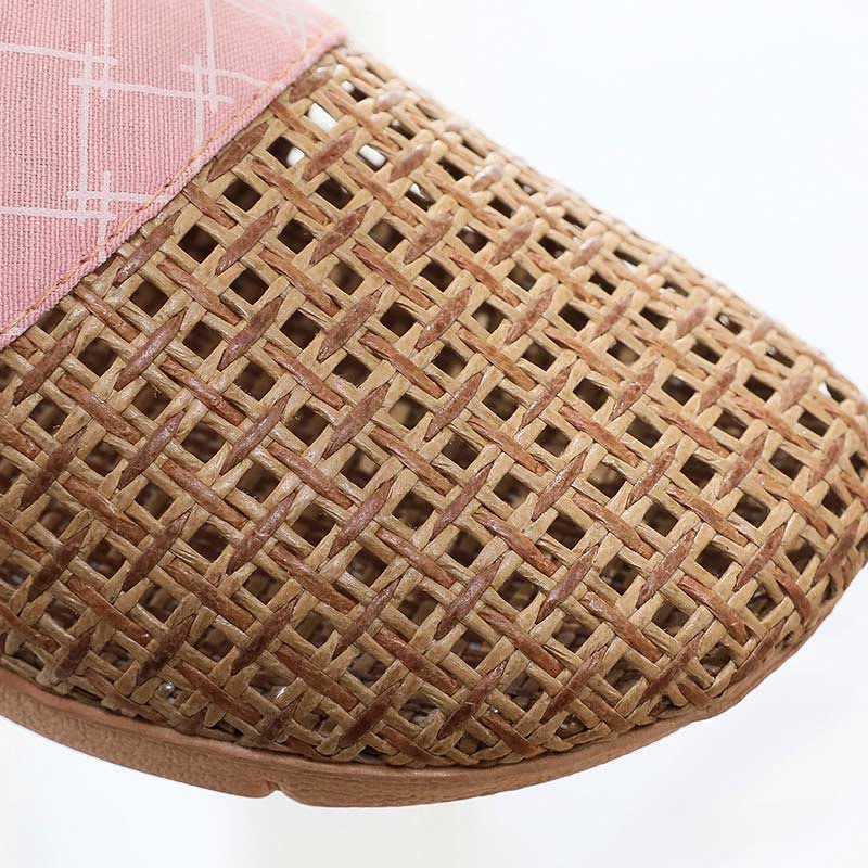 Chaussons plats modernes, creusés et antidérapants