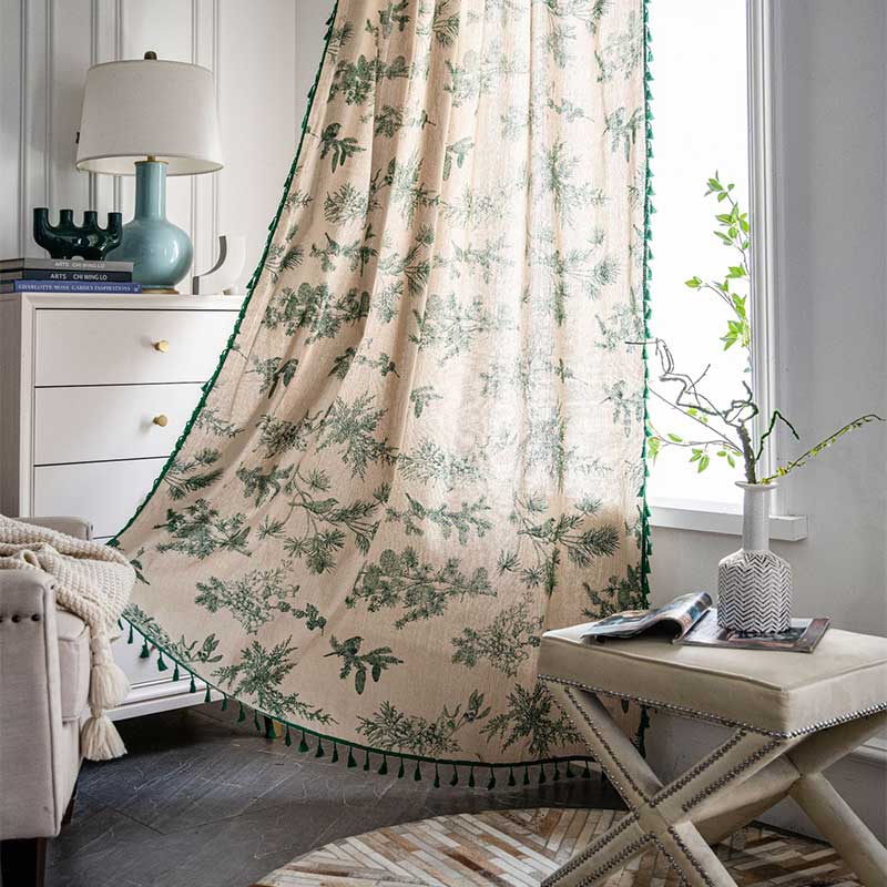 Rideau vert à pompons et motif oiseaux