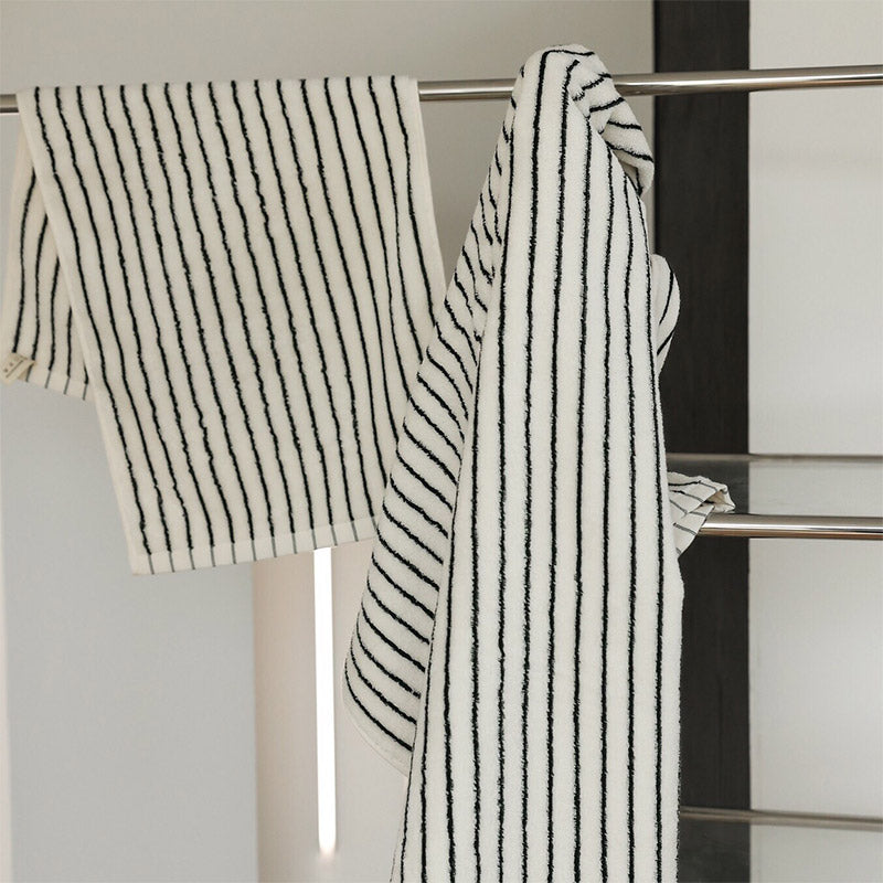 Serviette en coton respirant à rayures blanches et noires